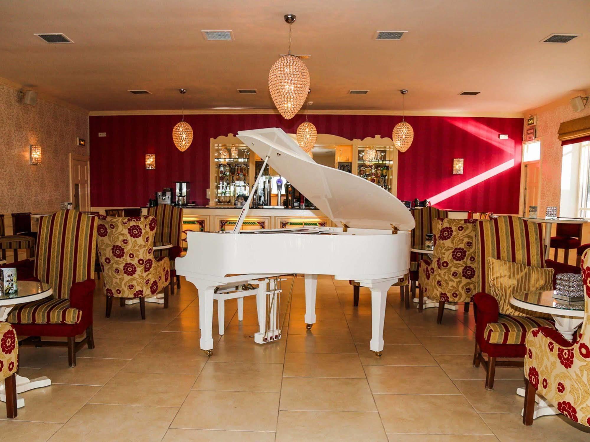 Crover House Hotel & Golf Club Mountnugent Ngoại thất bức ảnh